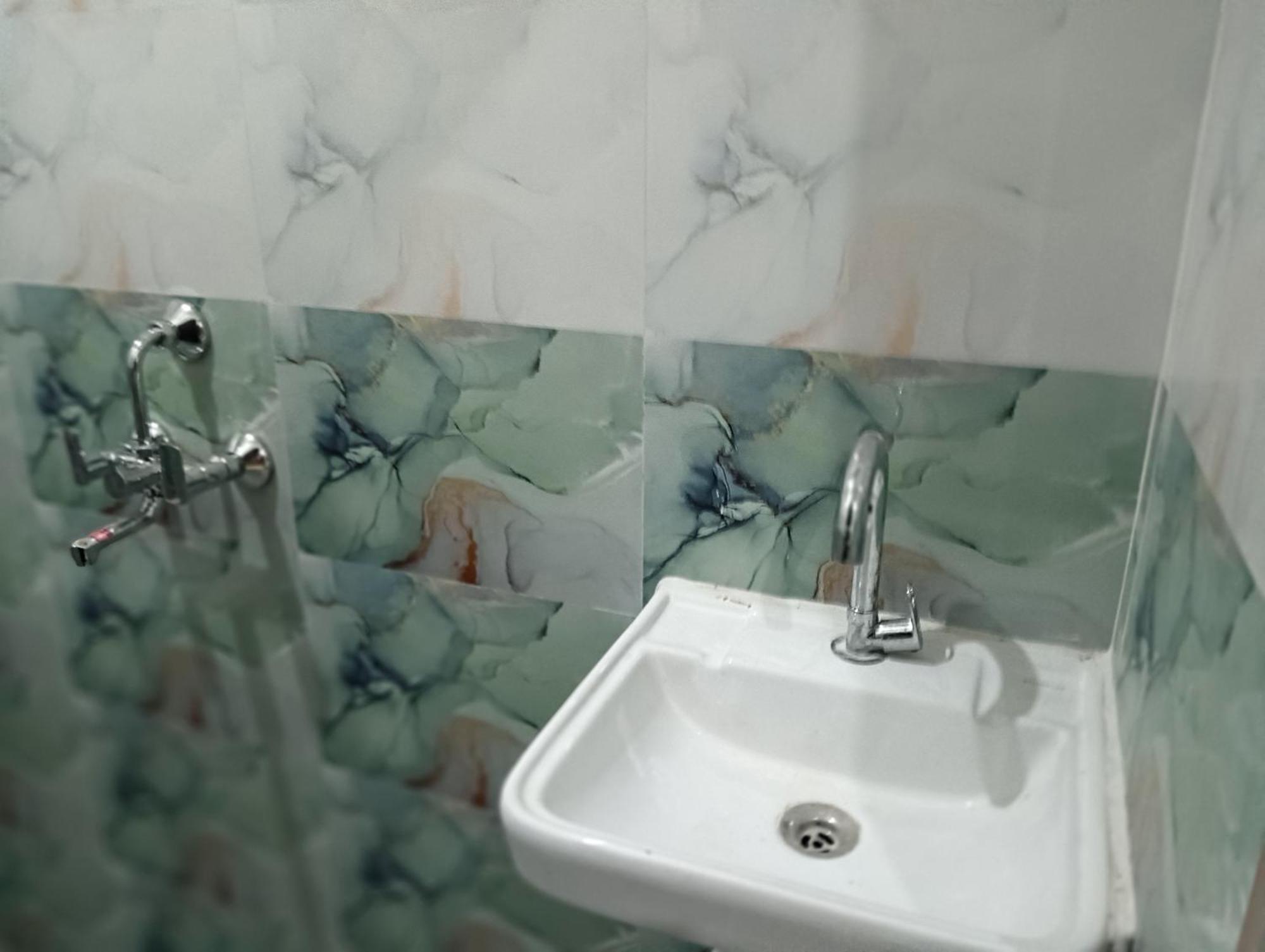 Kedar Guest House Ayodhya Zewnętrze zdjęcie