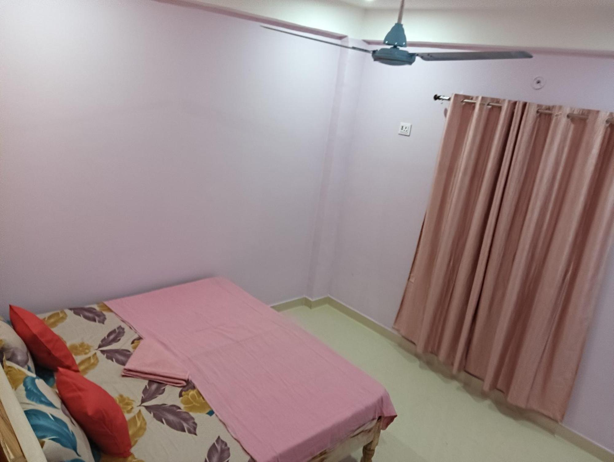Kedar Guest House Ayodhya Zewnętrze zdjęcie